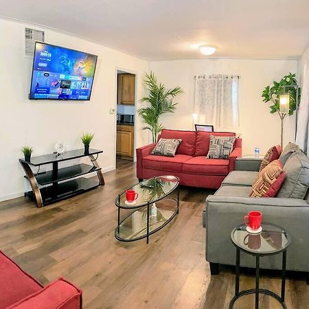 Апартаменты *King Bed/3Bds House Near Naval Base & 6Flags* Уокиган Экстерьер фото