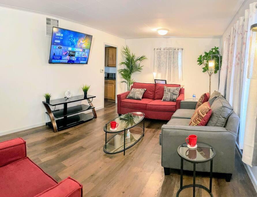 Апартаменты *King Bed/3Bds House Near Naval Base & 6Flags* Уокиган Экстерьер фото