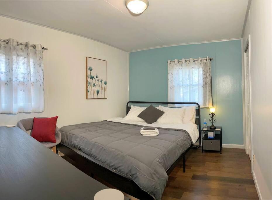 Апартаменты *King Bed/3Bds House Near Naval Base & 6Flags* Уокиган Экстерьер фото